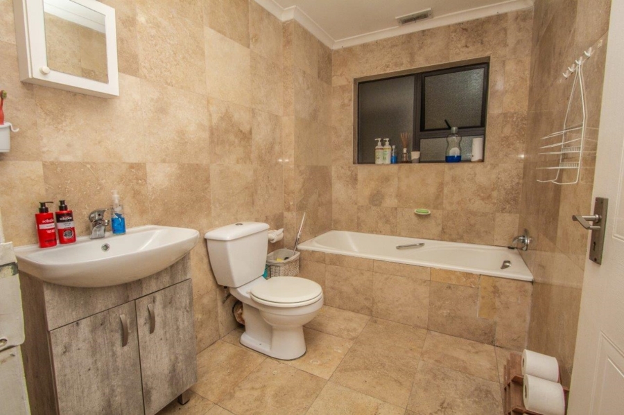 To Let 3 Bedroom Property for Rent in Parklands Western Cape